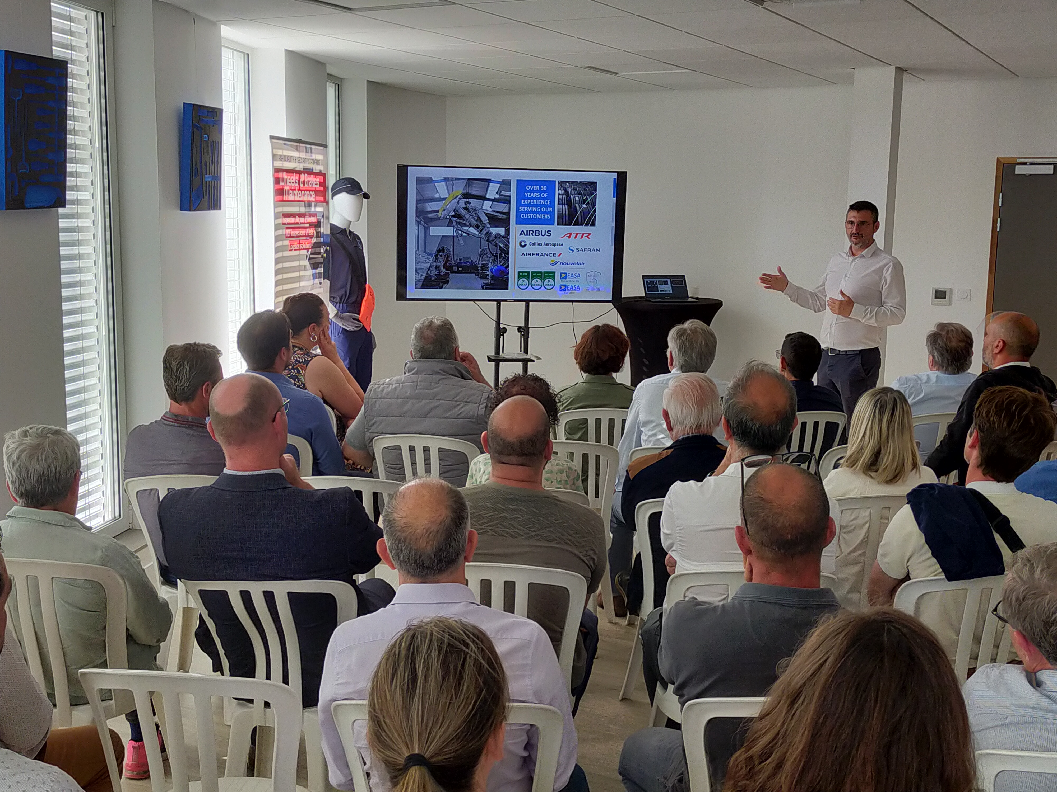 Visite des ateliers de Mazères Aéro, membre du CEO